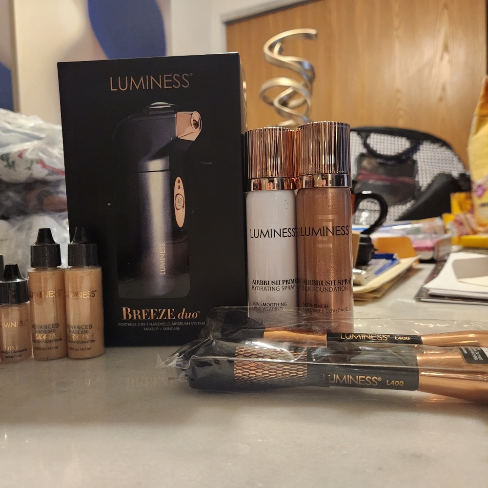 LUMINESS BREEZE DUO PORTABLE 2-IN-1 AIRBRUSH SYSTEM FOR MAKEUP & SKINCARE